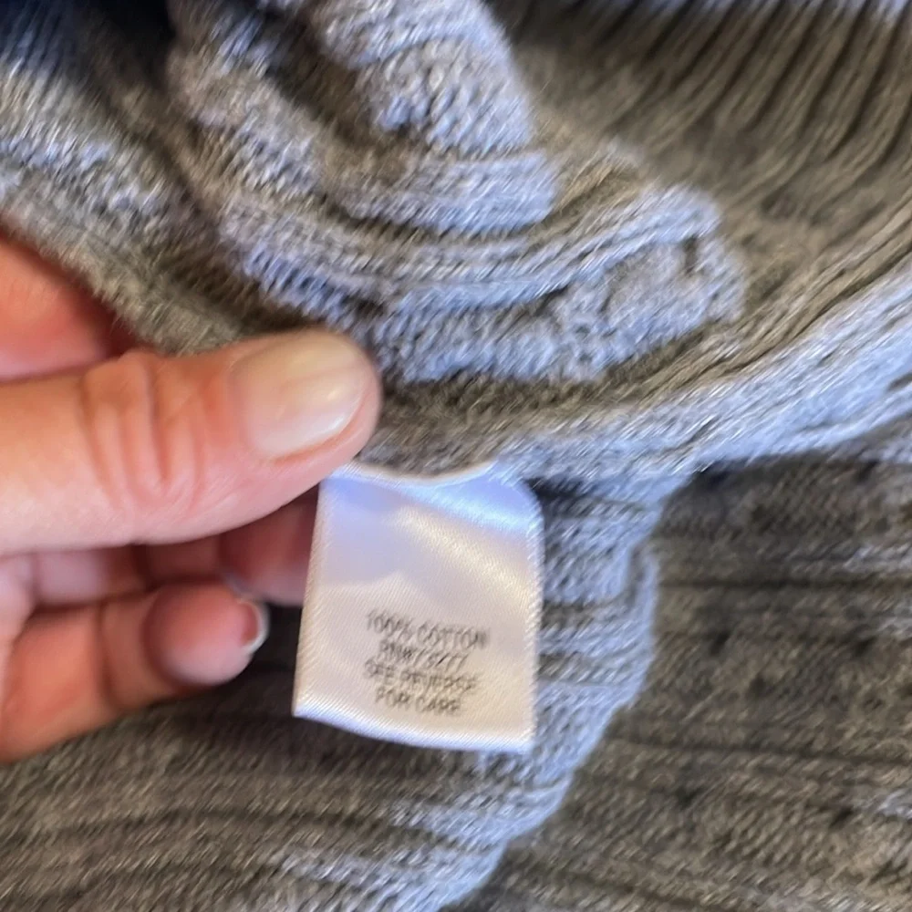 Croft & Barrow Gray V-Neck Cable Knit Sweater - Picture 4 of 5